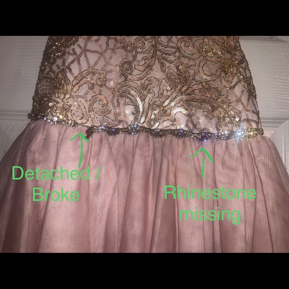 Girls Size 5 Dress. - Picture 2 of 3